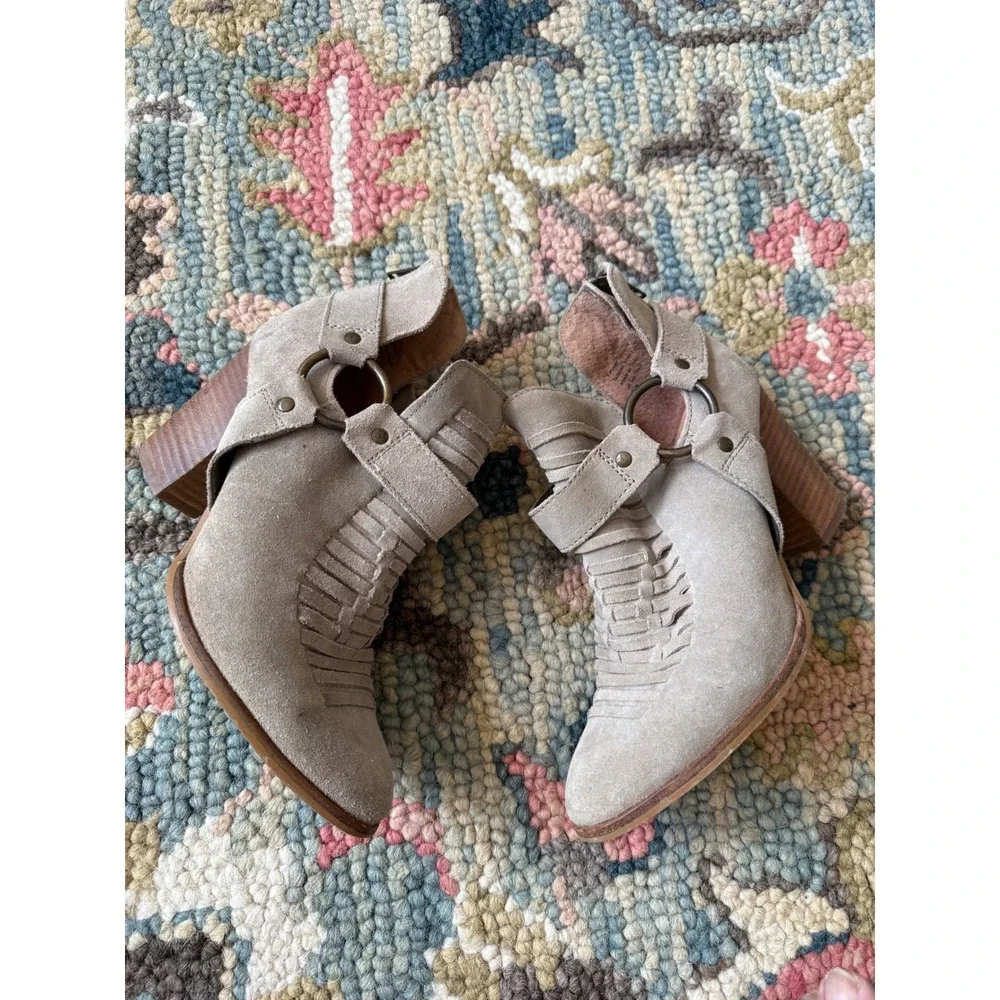 Seychelles Impossible Sand Suede Cutout Western Booties 6.5